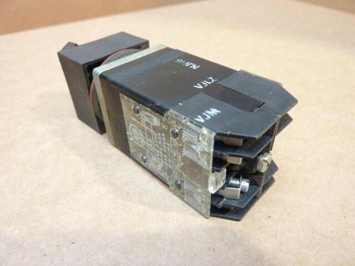 Used ALLEN BRADLEY Selector Switch 800MB-NX48 #38169