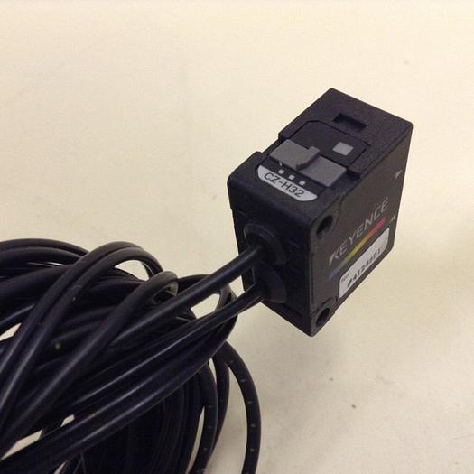 Used KEYENCE CORP Reflective Sensor Head CZ-H32 #79675