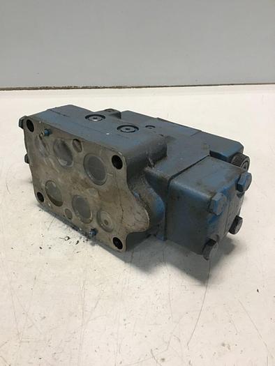 Used VICKERS Solenoid Directional Valve DG4V-3-6C-M-U-HL7-60-B13 Used