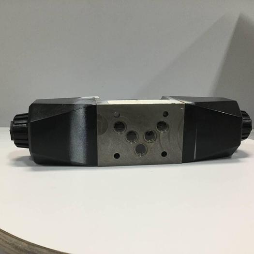 Used VICKERS Directional Control Valve DG4V56CMP7LH740 #94122