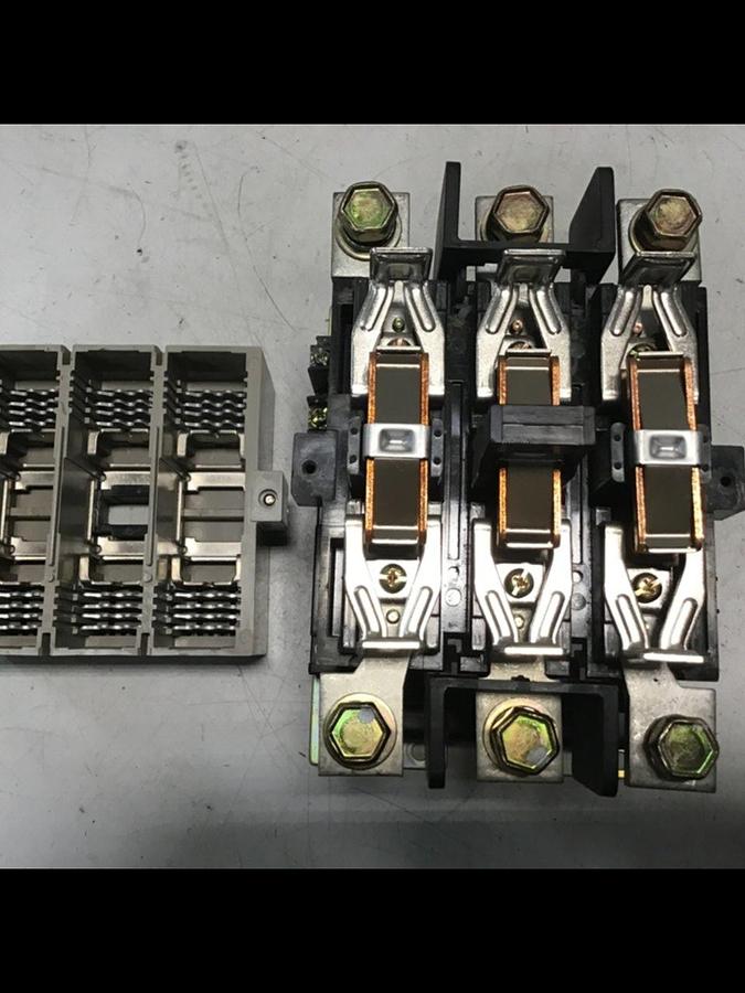 Used MITSUBISHI Magnetic Contactor S-K220 Used  #141992