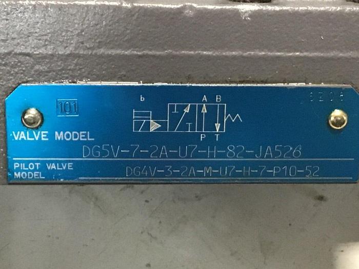 Used TOKIMEC VICKERS Directional Control Valve DG5V-7-2A-U7-H-82-JA526 Used #132215
