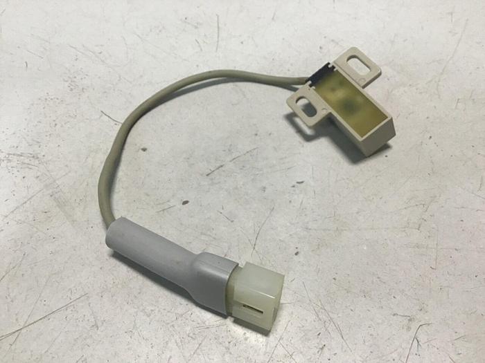 Used FUJI ELECTRIC Proximity Switch PE-B4D3 #128396