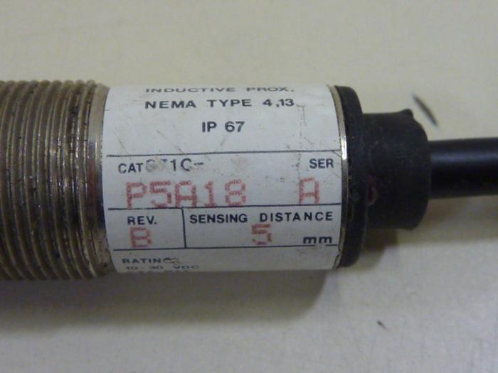 Used ALLEN BRADLEY Proximity Switch 871C-P5A18 SER A #62655