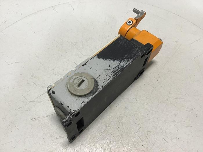 Used SIEMENS Limit Switch 3SE3 404-1G #121618