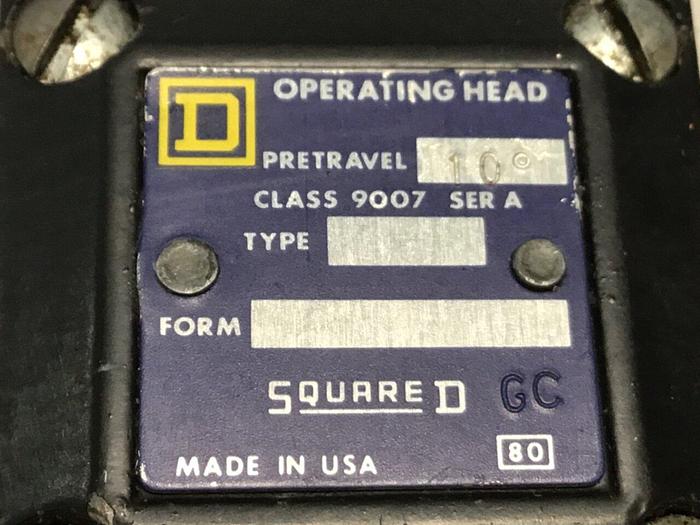 Used SQUARE D Limit Switch 9007-AEQ2699 Used