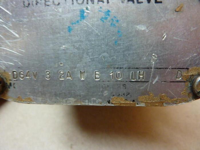 Used SPERRY VICKERS Directional Valve DG4V 3 2A W B 10LH D #34069