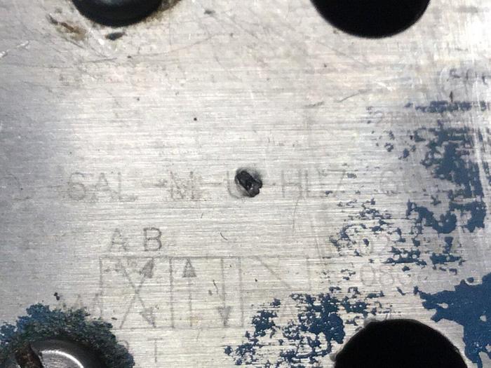 Used VICKERS Valve DG4V-3-6AL-M-U-HL7-60 #137952