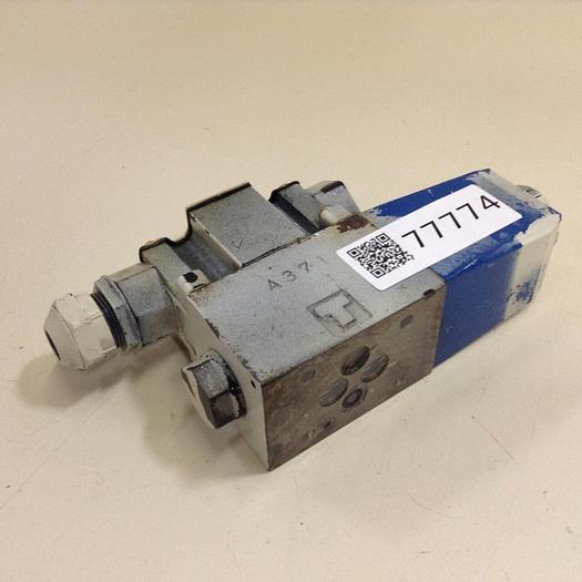 Used VICKERS Directional Control Valve DG4V32AMP7H7P2050 #77774