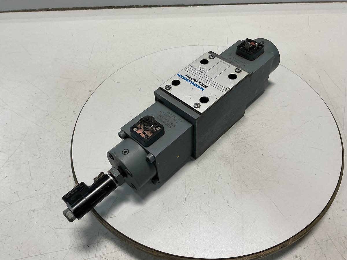 Used REXROTH 4WRE 10 W64-12/24Z4/M