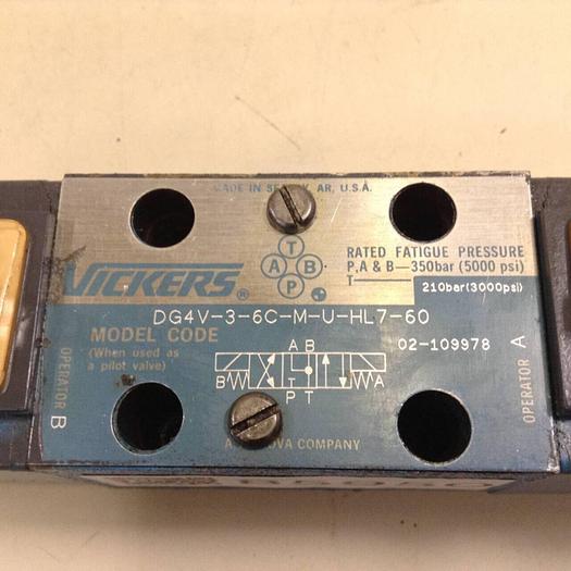 Used VICKERS Directional Valve DG4V-3-6C-M-U-HL7-60 Used