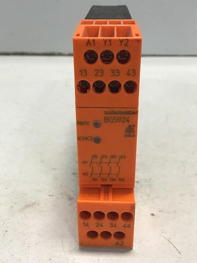 Used SAFEMASTER Safety Relay BG5924.04 #141998