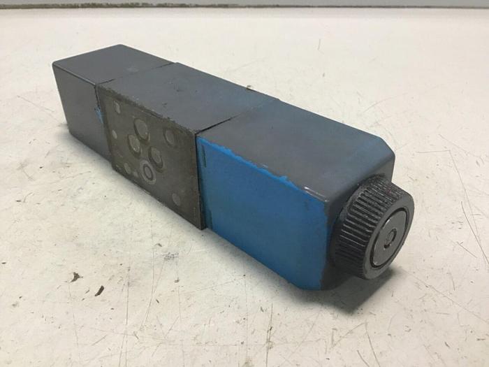 Used VICKERS Directional Valve DG4V-3-6C-M-U-HL7-60 Used