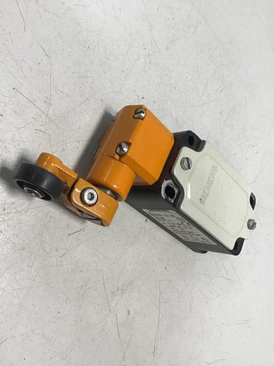 Used SIEMENS Limit Switch 3SE3 120-1J-ZX #121119