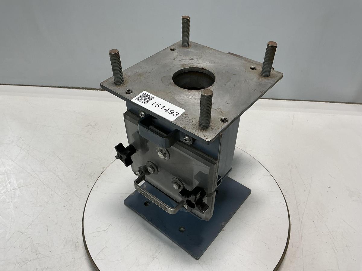 Used METAL FABRICATOR NO MODEL NUMBER / NO TAG