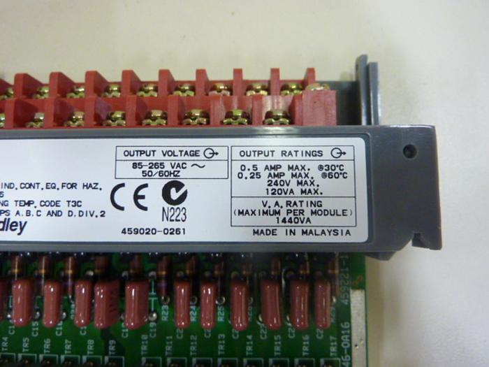 Used ALLEN BRADLEY Output Module 1746-OA16 SER D #50669