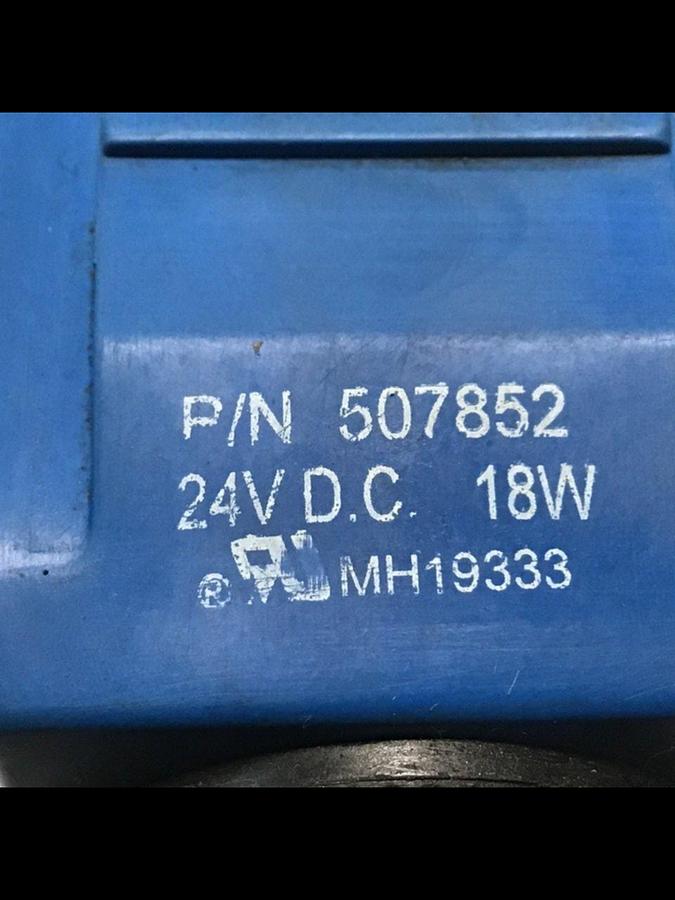 Used VICKERS Directional Control Valve DG4V-3-6C-M-U-HL7-60-B13 #113993