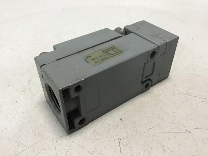 Used SQUARE D Limit Switch 9007-C54B #121681