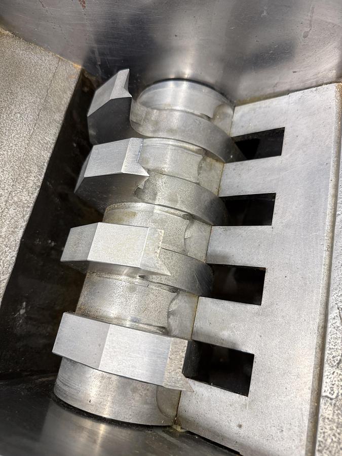 Used FBE Corp SR-1013 Screenless Grinder Granulator USED #152821  Needs to be Cleaned DIMS