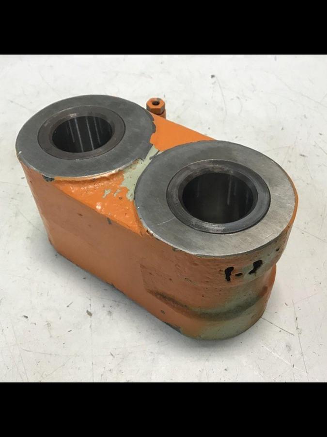 Used CINCINNATI MILACRON Toggle Link 3927573 USED