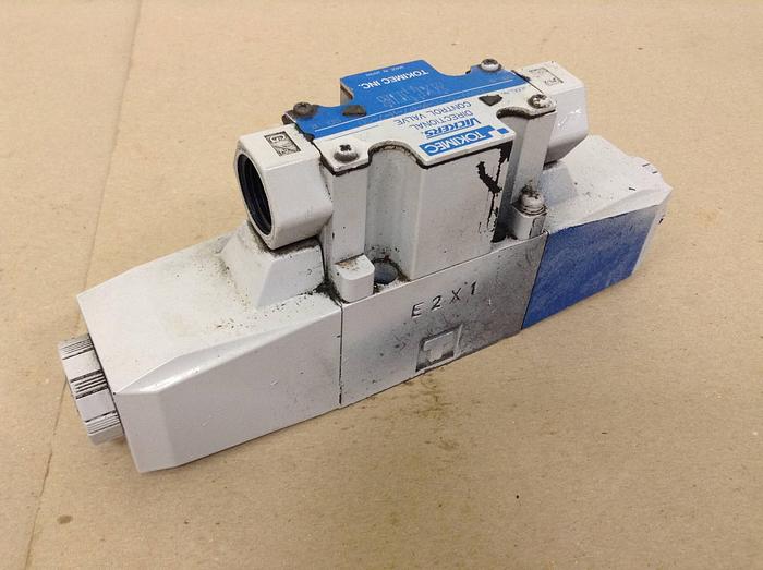 Used VICKERS Tokimec Directional Control Valve DG4V32CMP7H750 Used