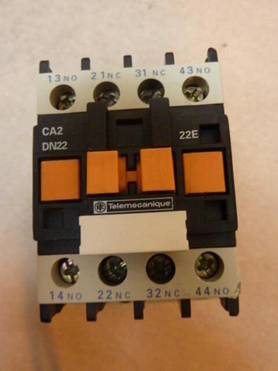 Used TELEMECANIQUE Relay CA2DN22 #35270