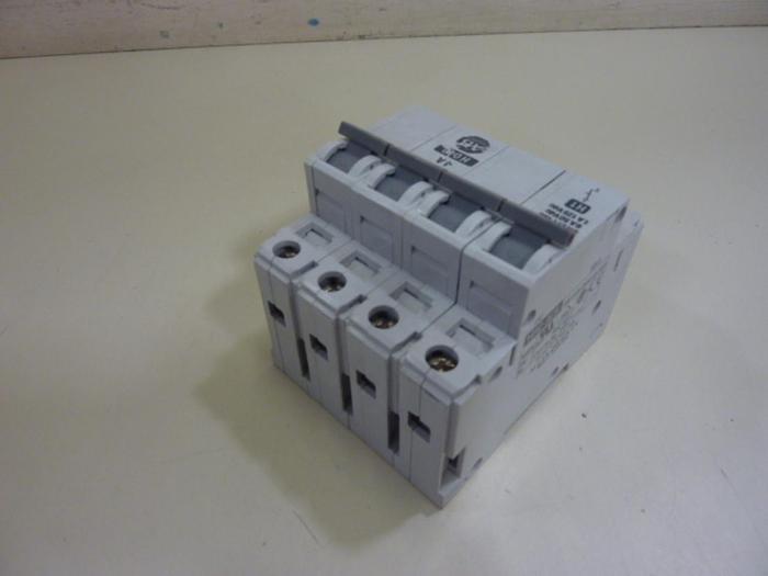 Used ALLEN BRADLEY 4 Amp Circuit Breaker 1492-CB3/H040 SER B #63793