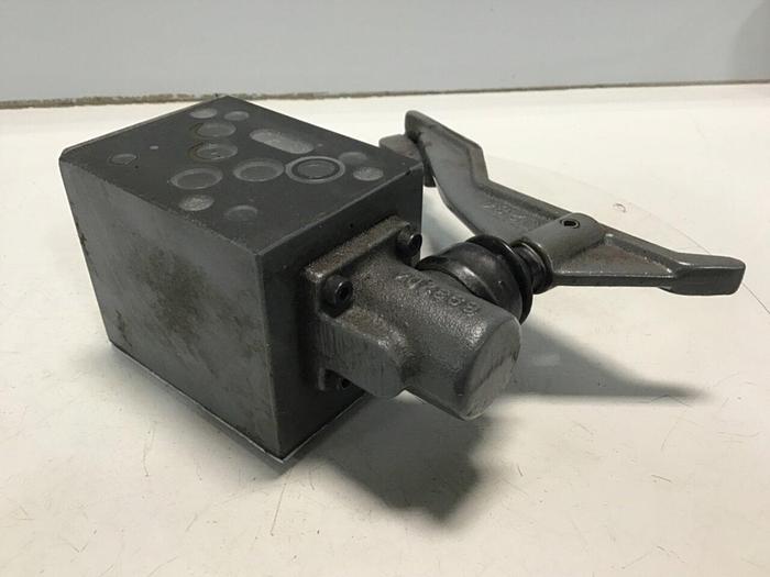 Used PARKER Directional Control Valve D3ML4BN10X4384 Used