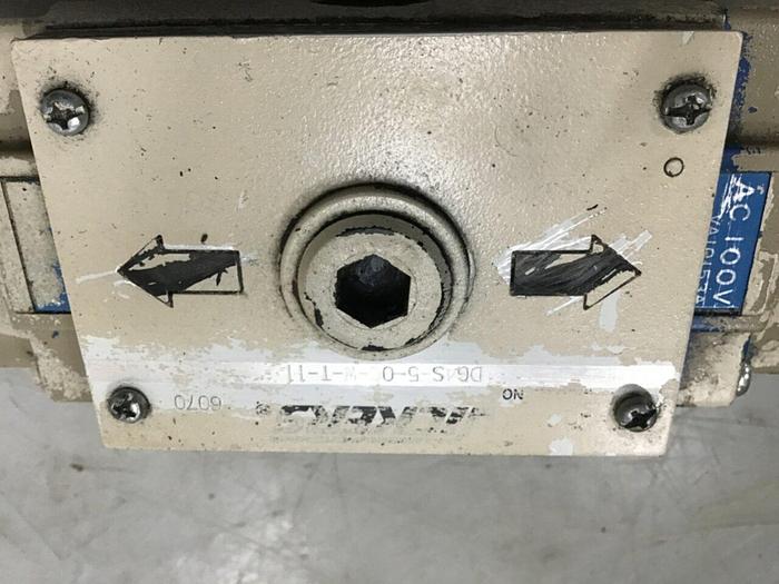 Used VICKERS Valve DG4S50CWT11 Used