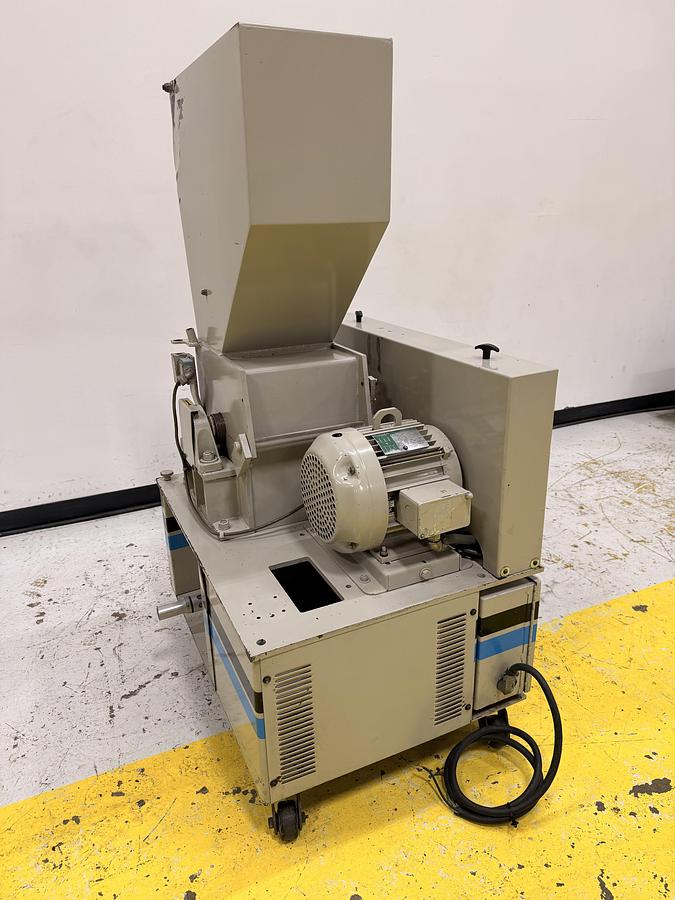 Used DNL / not cleaned CINCINNATI MILACRON CMS 912 Grinder USED