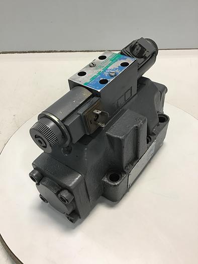 Used VICKERS Valve DG4V-3S-6C-M-U-HL7-60-EN490-B13 Used #144747