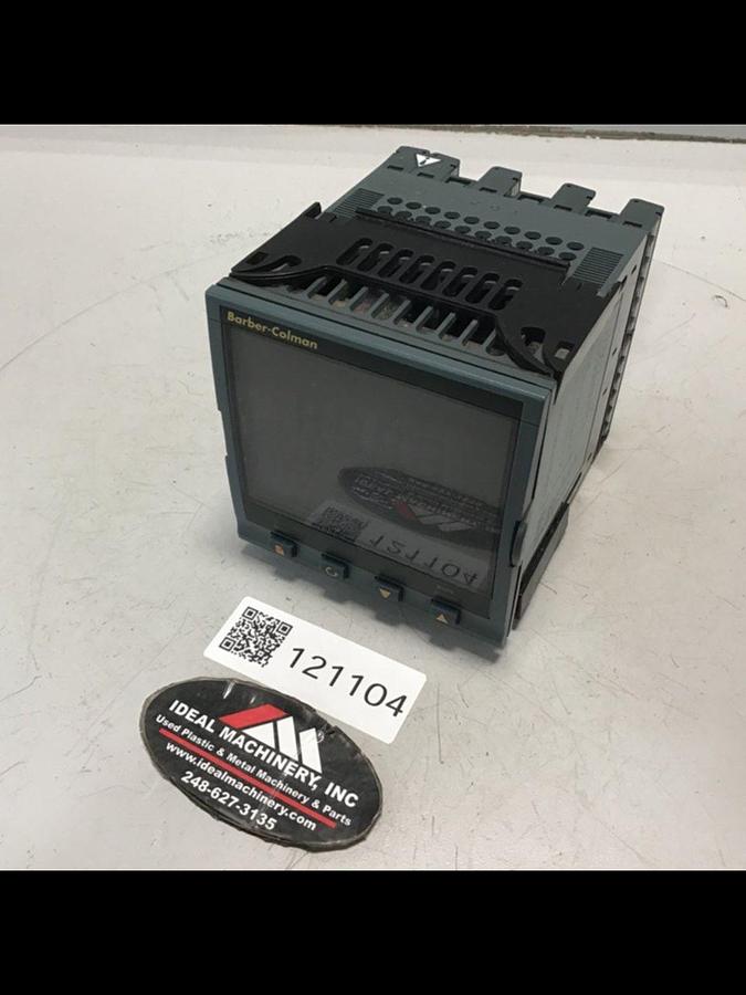 Used BARBER COLMAN Temperature Controller 2204E/CC/VH/TH/XX/XX/XX/XX/2XX USED