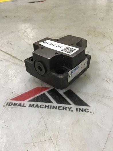 Used VICKERS Valve CVCS25C1S2W25011 #141418