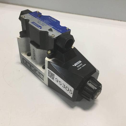 Used TOKIMEC Directional Control Valve DG4VS-5-0A-M-P7L-H-7-40 #95797