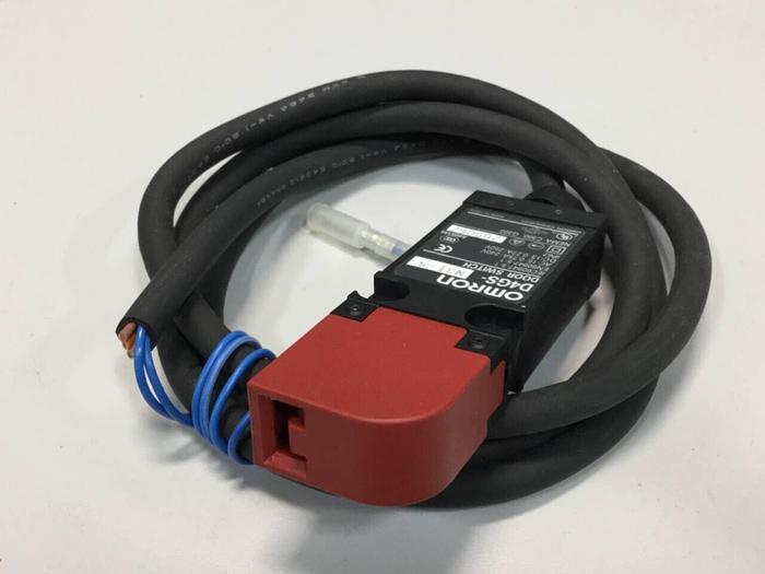 Used OMRON Door Switch D4GS-N3T-5 #103728