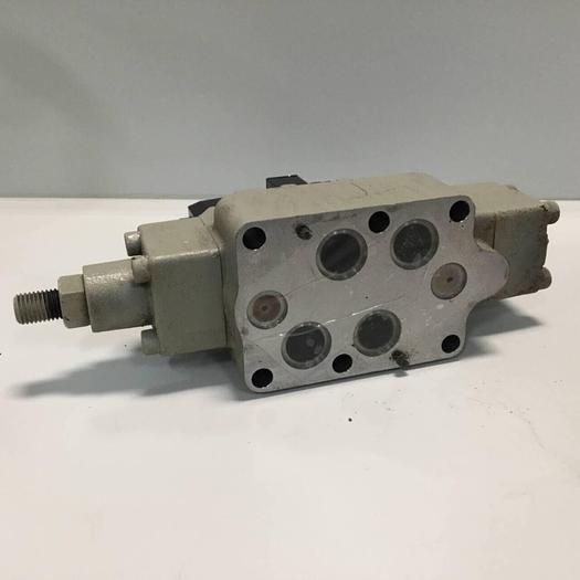 Used VICKERS Directional Valve DG4V-3-6C-M-P2-T-7-50 #92343
