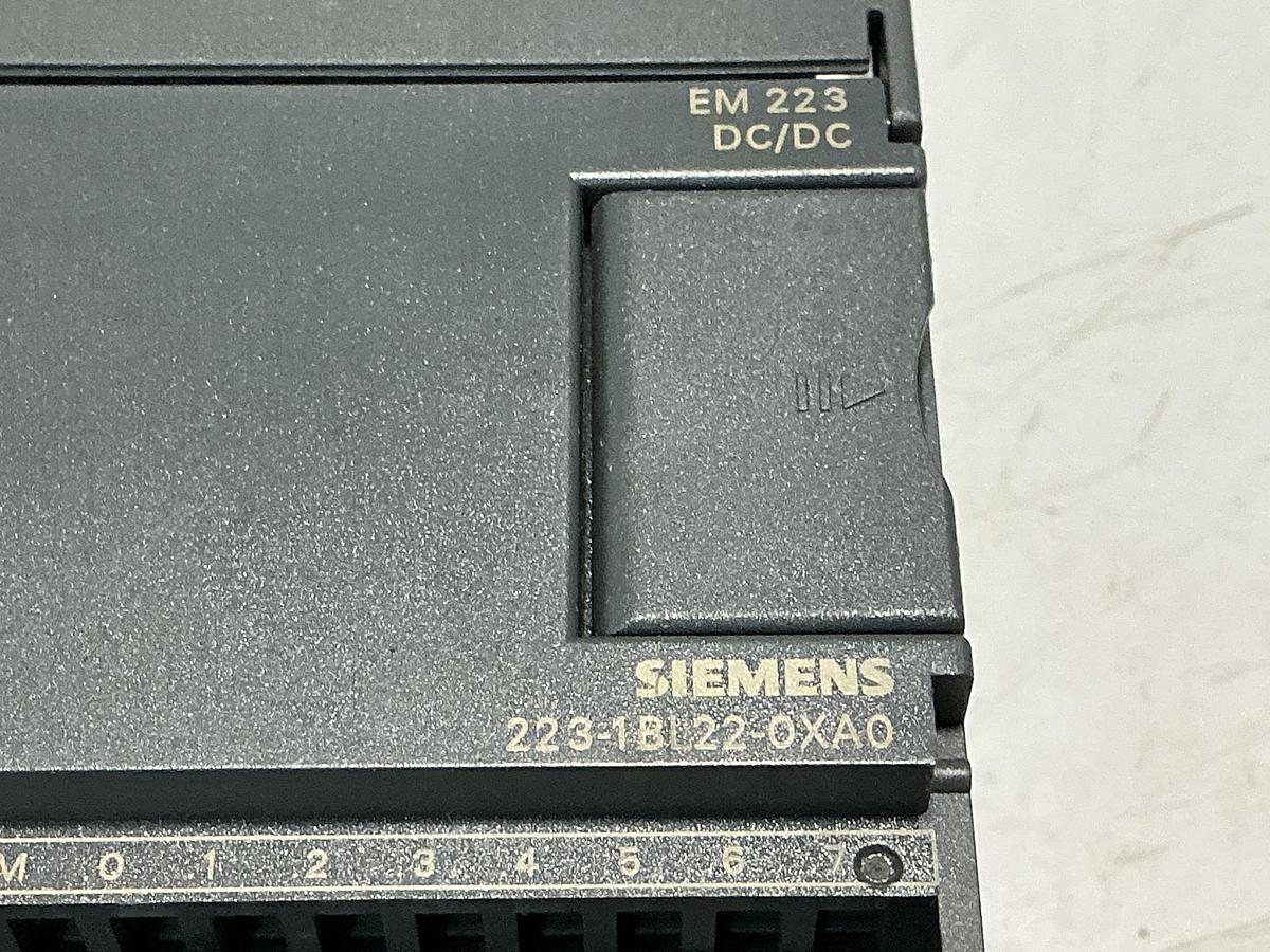 Used SIEMENS 6ES7 223-1BL22-0XA0
