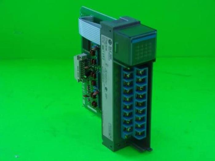 Used ALLEN BRADLEY Input Module 1746-IV16 SER C #35337