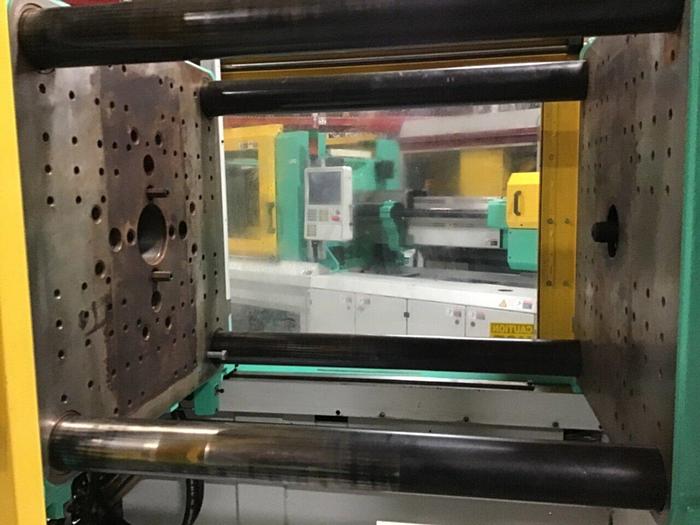Used ARBURG 220 Ton Injection Molding Machine 570C 2000-800-55 USED
