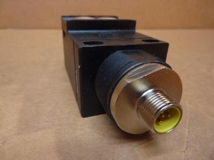 Used ALLEN BRADLEY Sensor 42GTGU-10010-QD SER B #31778