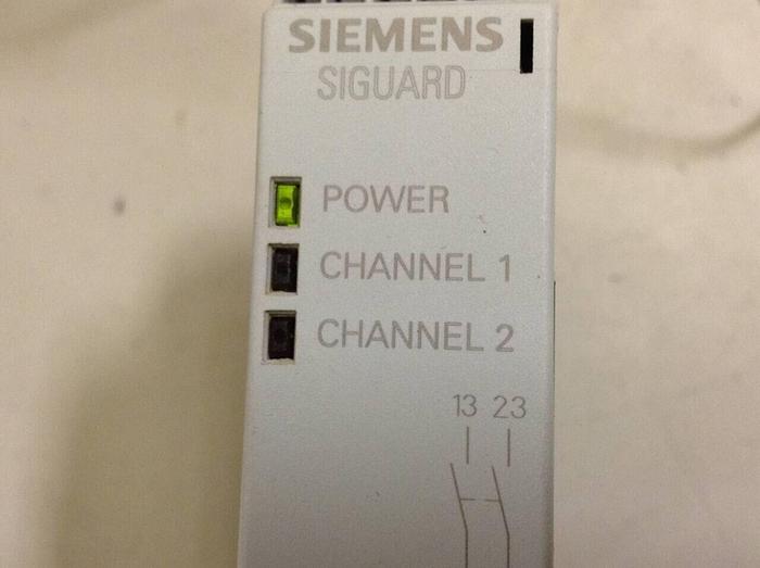 Used SIEMENS Safety Relay 3TK2 824-2BB40 #86774