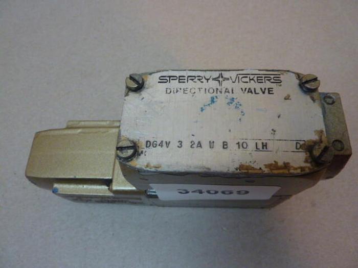 Used SPERRY VICKERS Directional Valve DG4V 3 2A W B 10LH D #34069