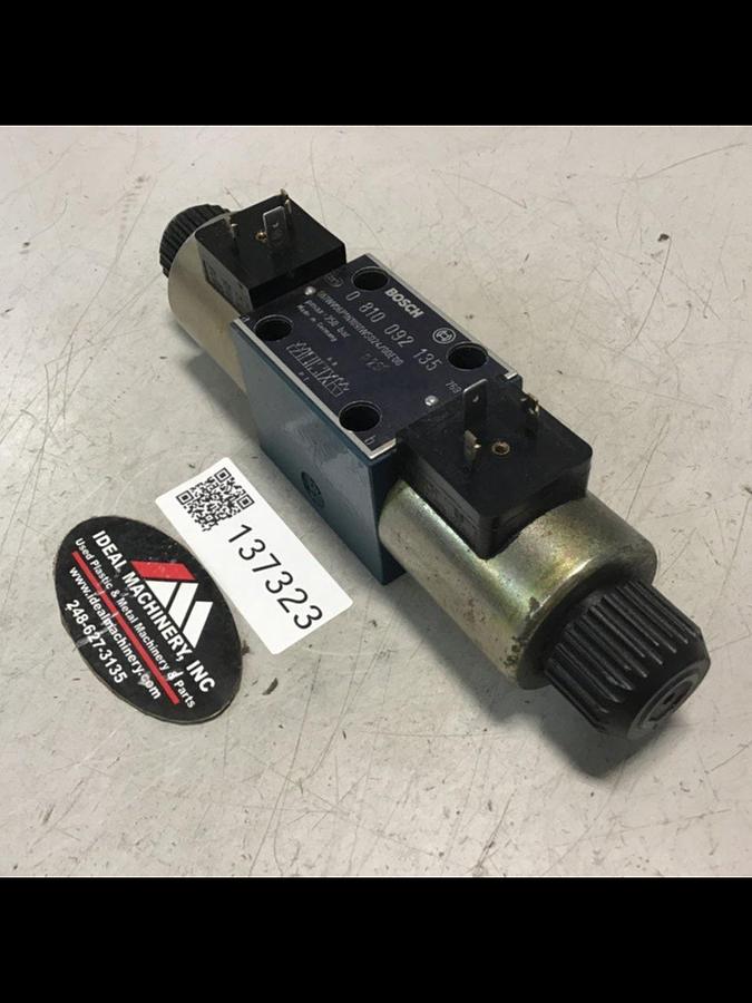 Used BOSCH Hydraulic Valve 0 810 092 135 USED