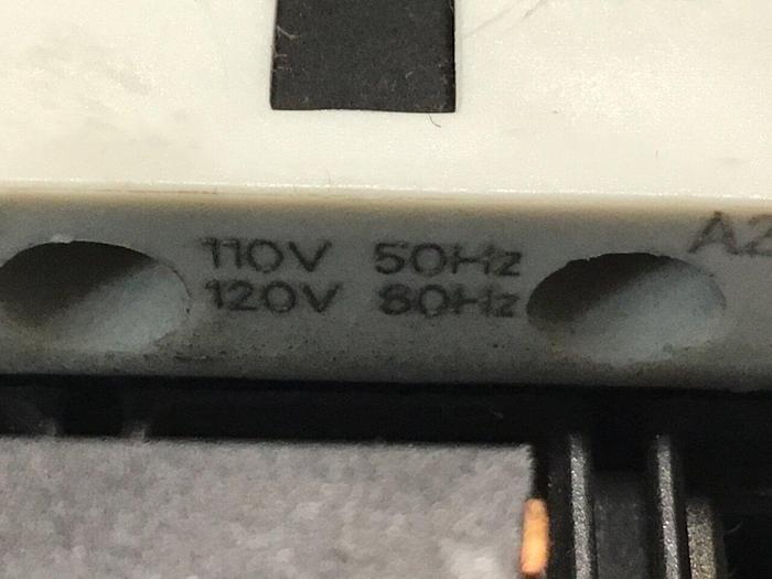 Used SIEMENS Power Contactor 3RT1035-1AK60 #123143