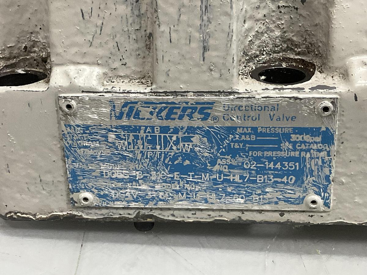 Used VICKERS DG5S-8-31C-E-T-M-U-HL7-B13-40