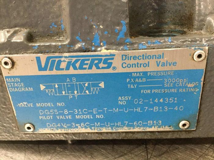 Used VICKERS Directional Control Valve DG4V-3-6C-M-U-HL7-60-B13 Used