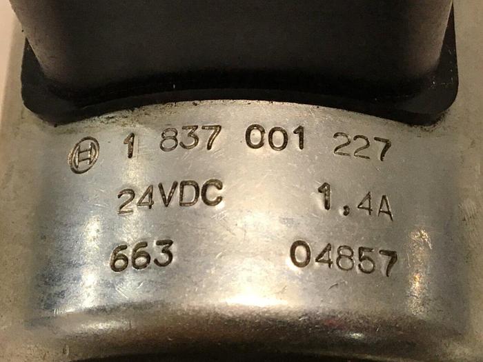 Used BOSCH Directional Control Valve 0 810 091 222 USED