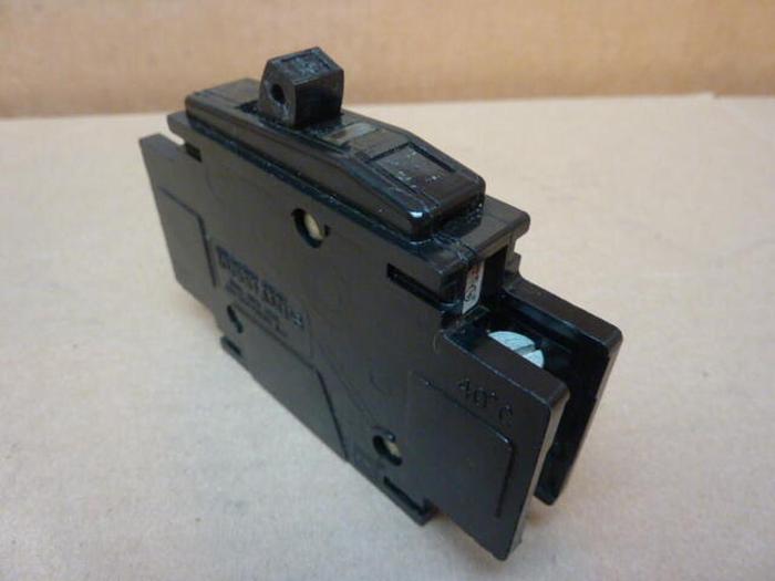 Used SQUARE D 15 Amp Circuit Breaker QOU115 #33008