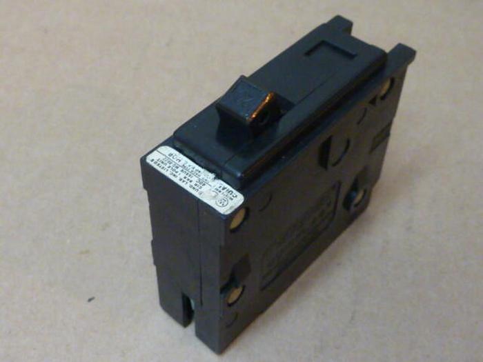 Used WESTINGHOUSE 20 Amp Circuit Breaker HQP120 #31373