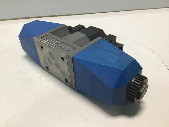 Used VICKERS Directional Control Valve DG4V-5-2C-M-P7L-H-6-30 #113014